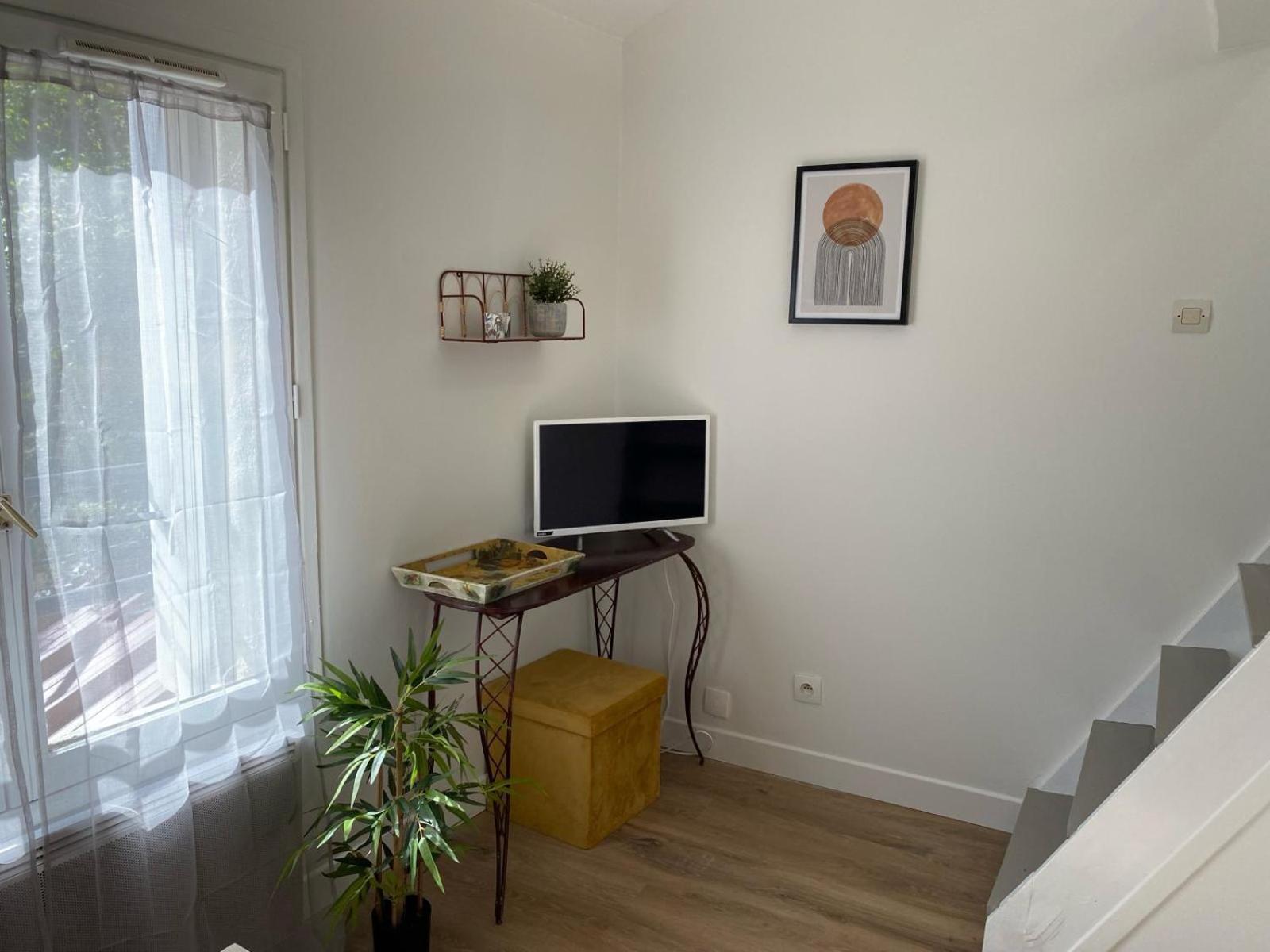 Ferienwohnung Petit Nid Cosy - Proche Des Ecoles Et Entreprises Orsay Exterior foto